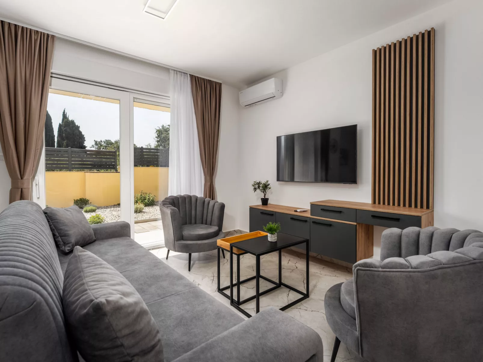 Mediterranee Oliva - Inside