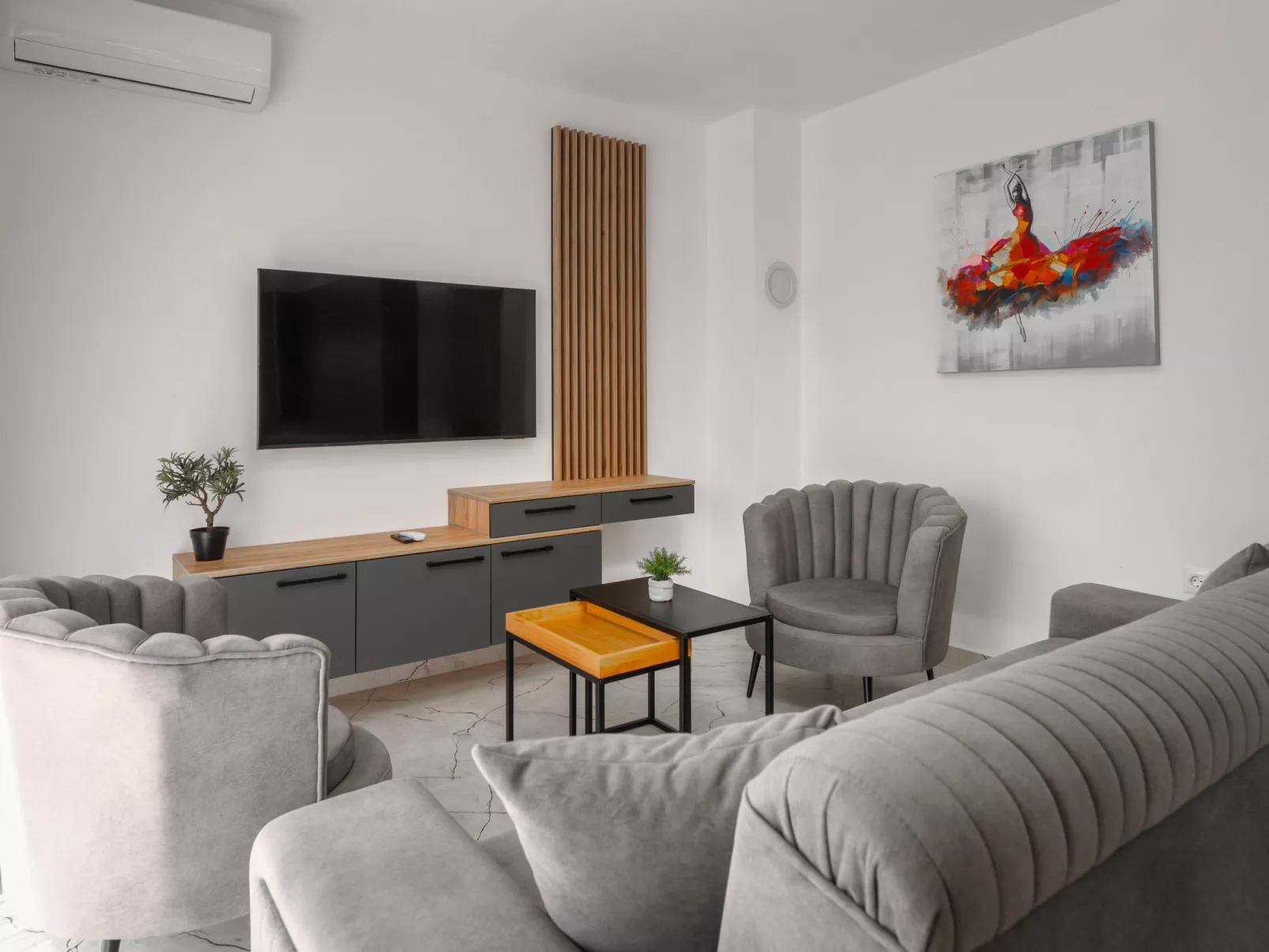 Mediterranee Oliva - Inside