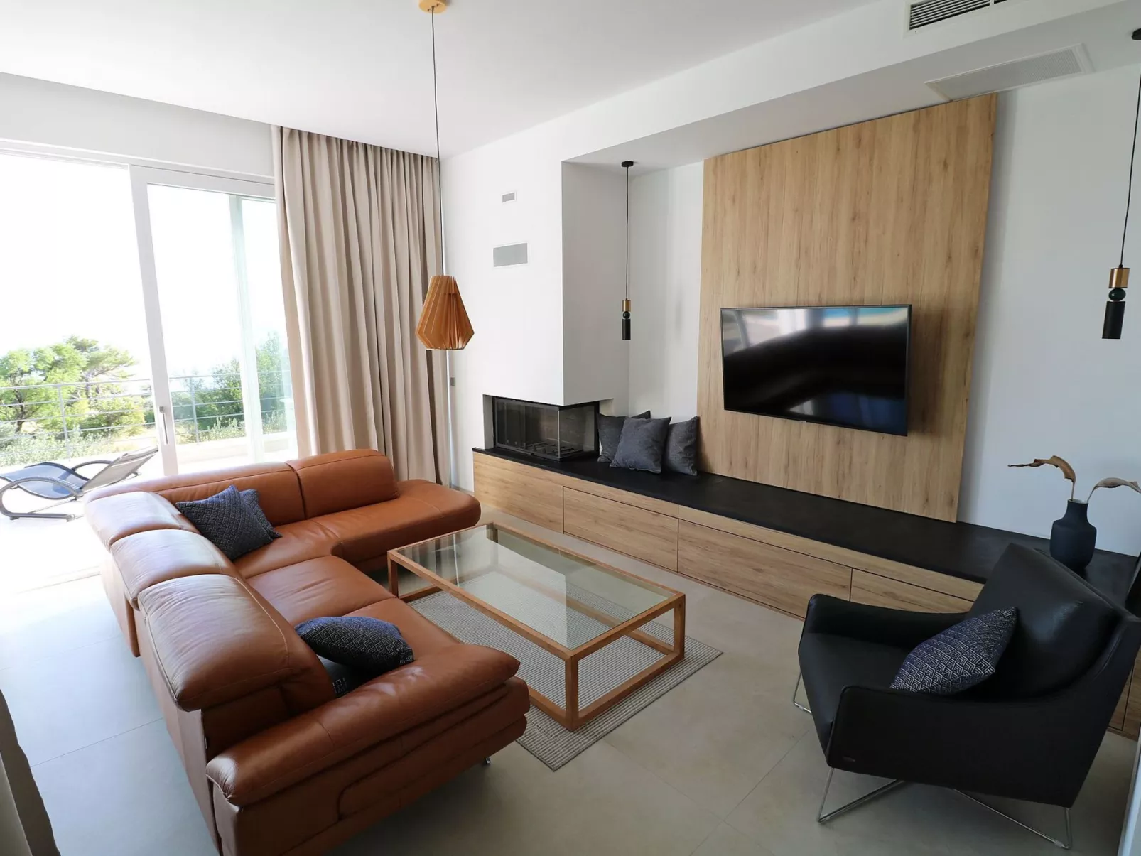 Moderne Villa mit Infinity-Pool im Bergdorf Veliko Brdo - Image-tags.info