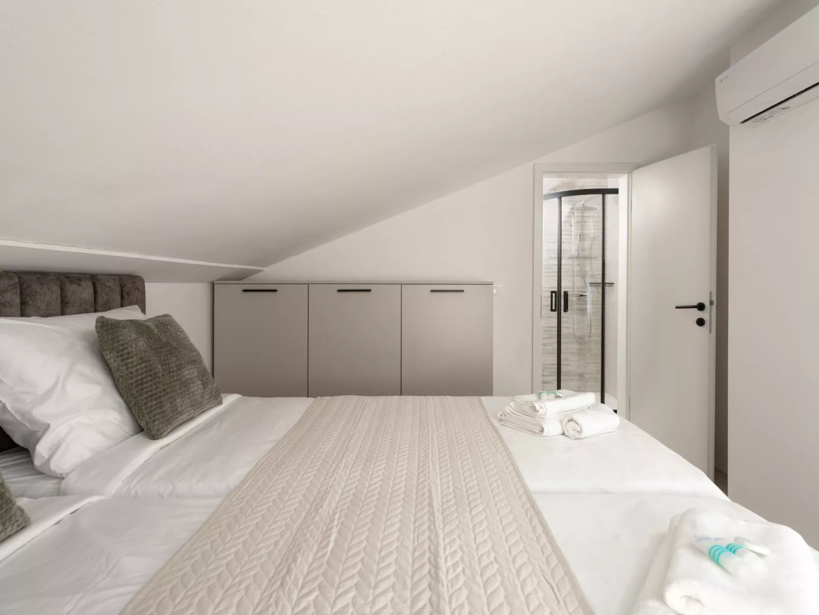 Mediterranee Oliva - Dedans