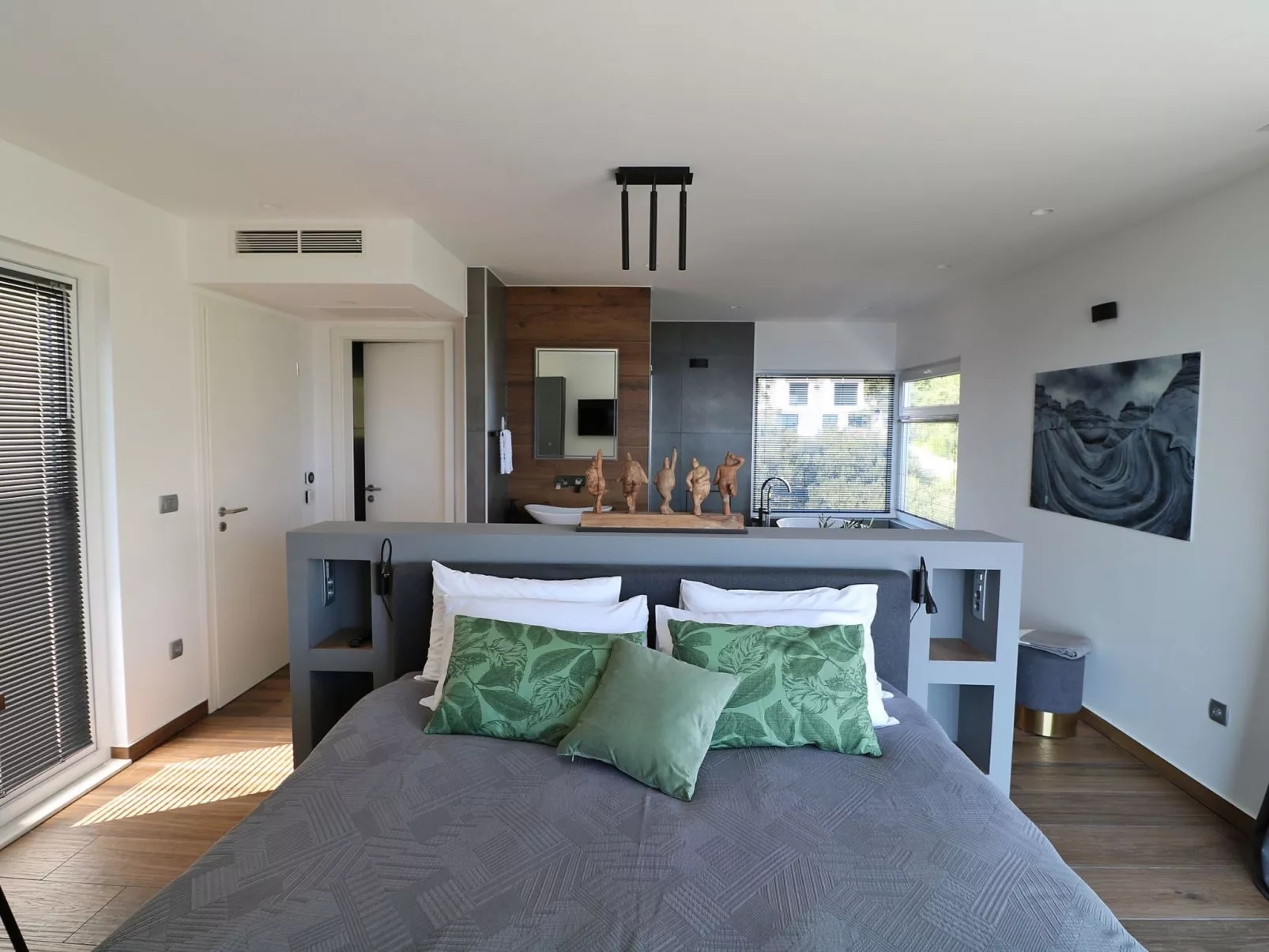 Moderne Villa mit Infinity-Pool im Bergdorf Veliko Brdo - Image-tags.info