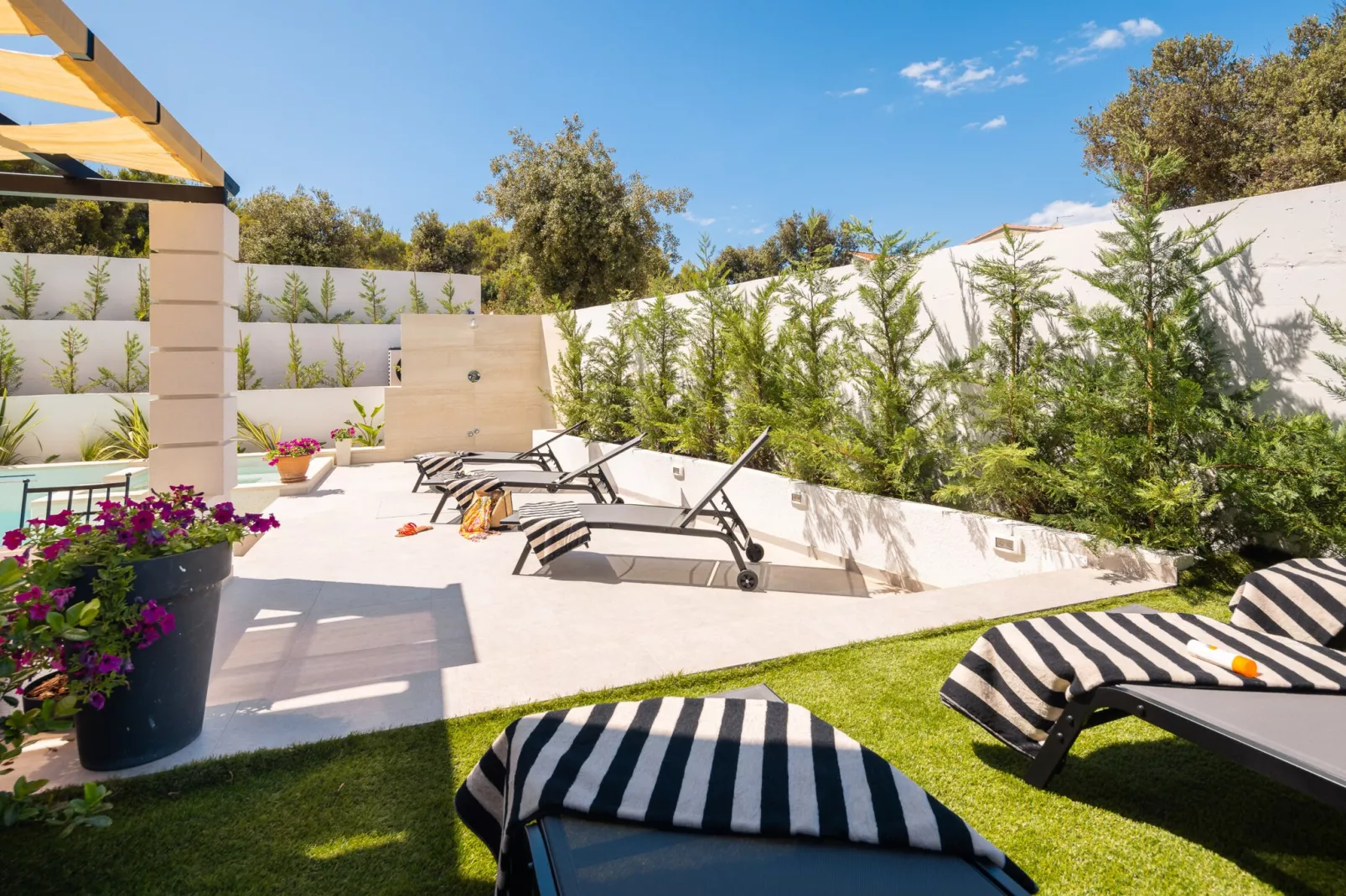 Villa Verde Ražanj with heated pool - Terrace