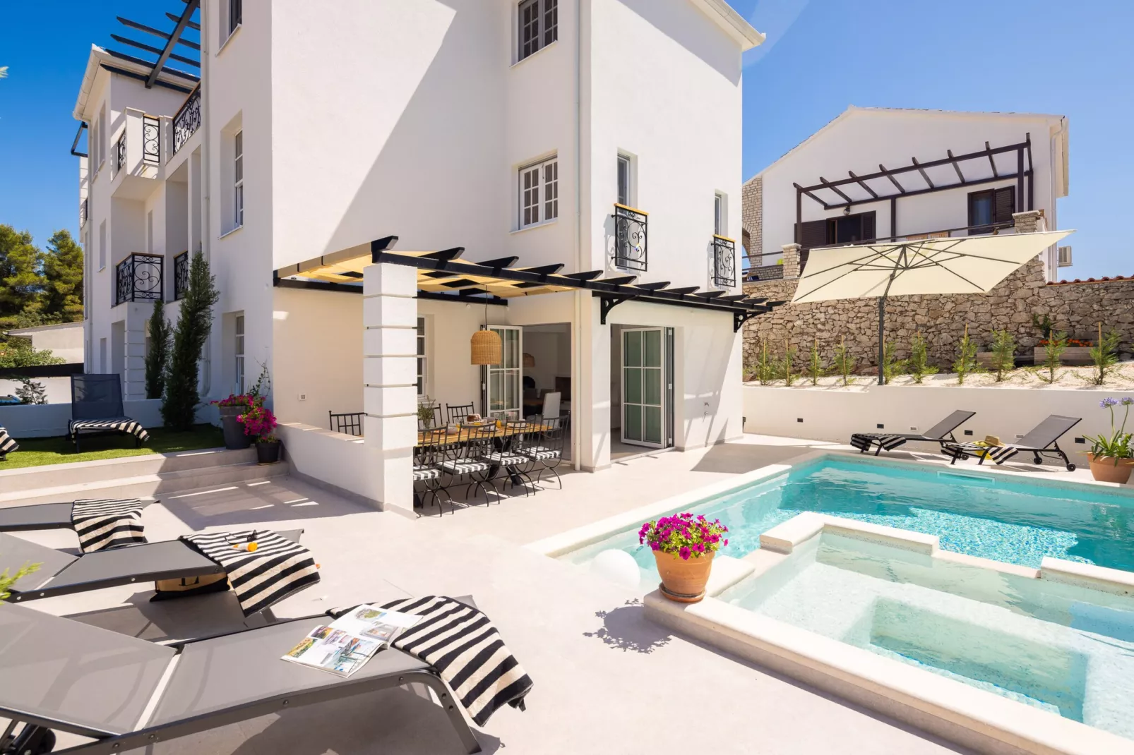 Villa Verde Ražanj with heated pool - Terrace