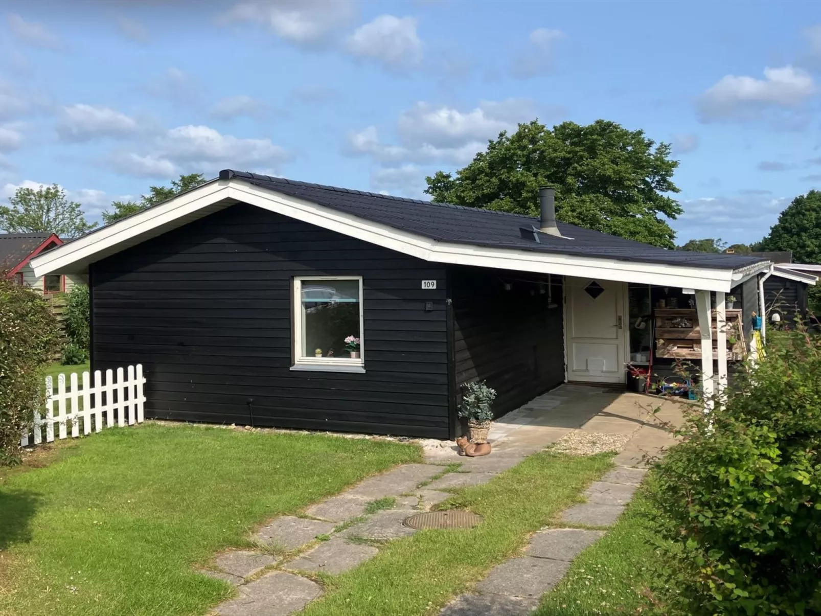 "Gisl" - 400m from the sea