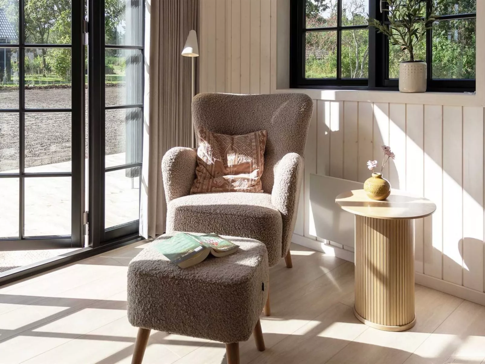 "Emin" - 2.8km from the sea