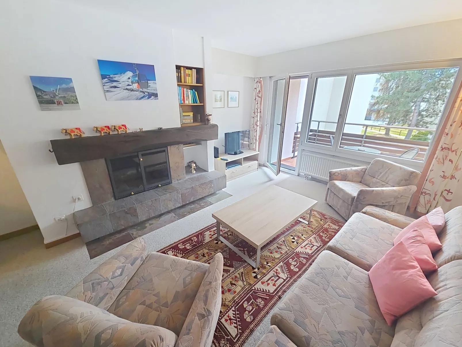 Curnera 9/4 - Inside