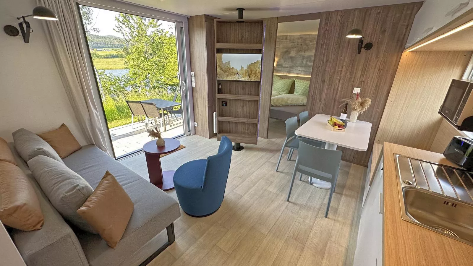 Feriendorf Seeblick - Tiny Chalet Nr 8 - Wohnzimmer