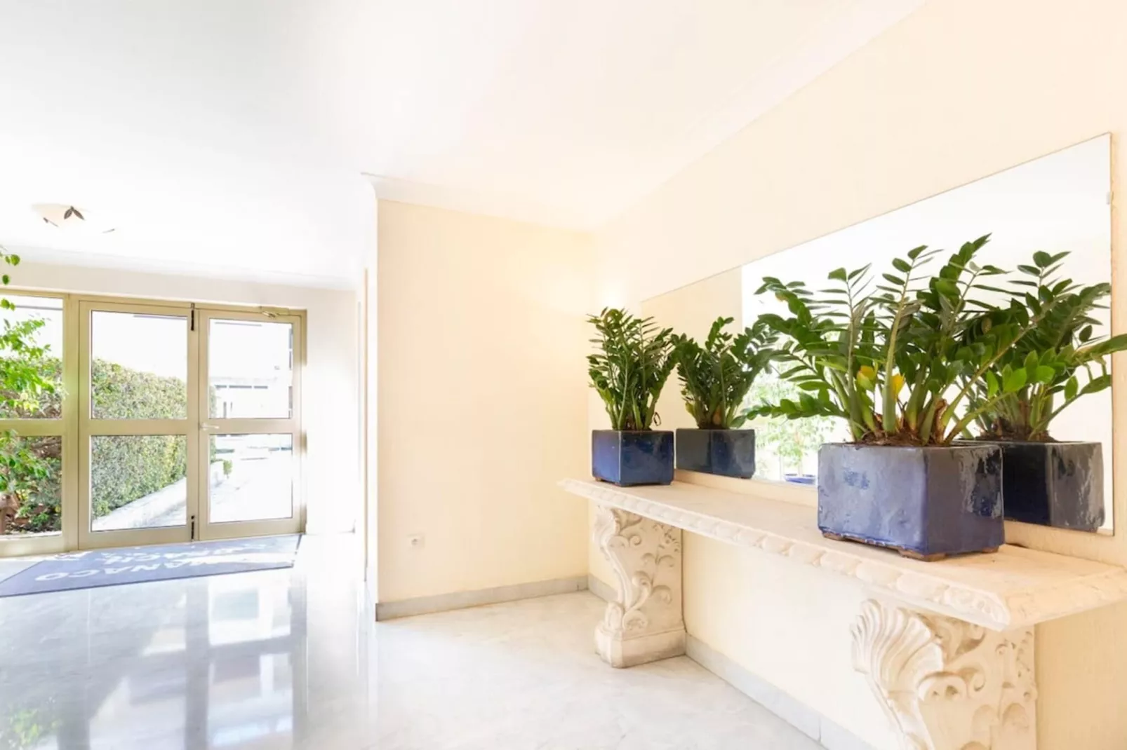 Appartement en bord de mer – Plage de la Salis - Hall / réception