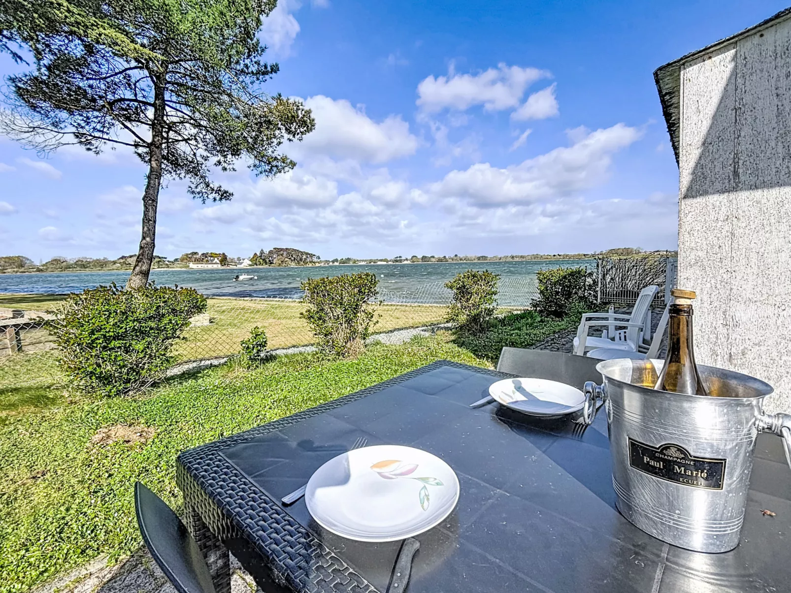 Maison du Néguan - Outside