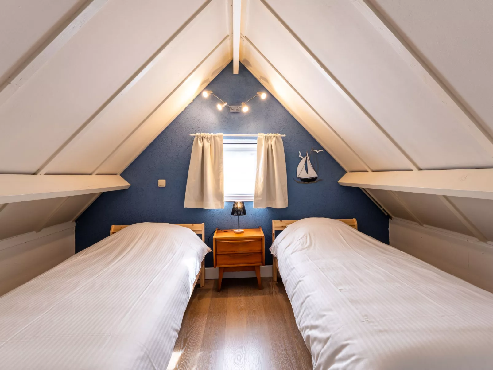 Alice Blue with airco & shared pool - Dedans