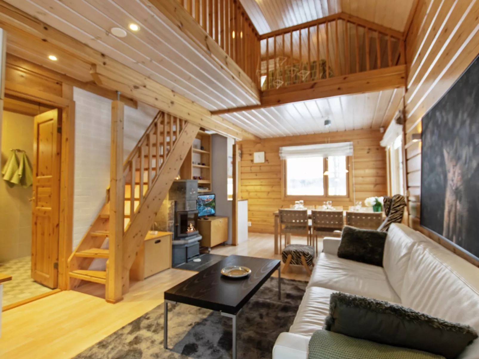 Aurinko vanaja - Inside