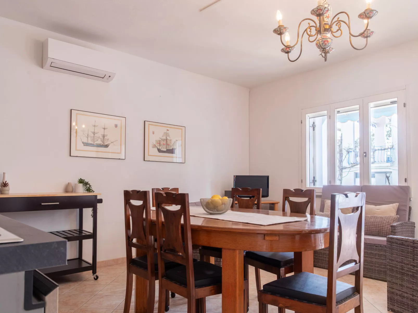 Blue Levante - Drinnen