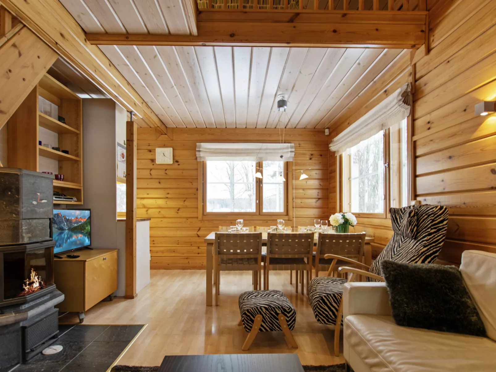 Aurinko vanaja - Inside