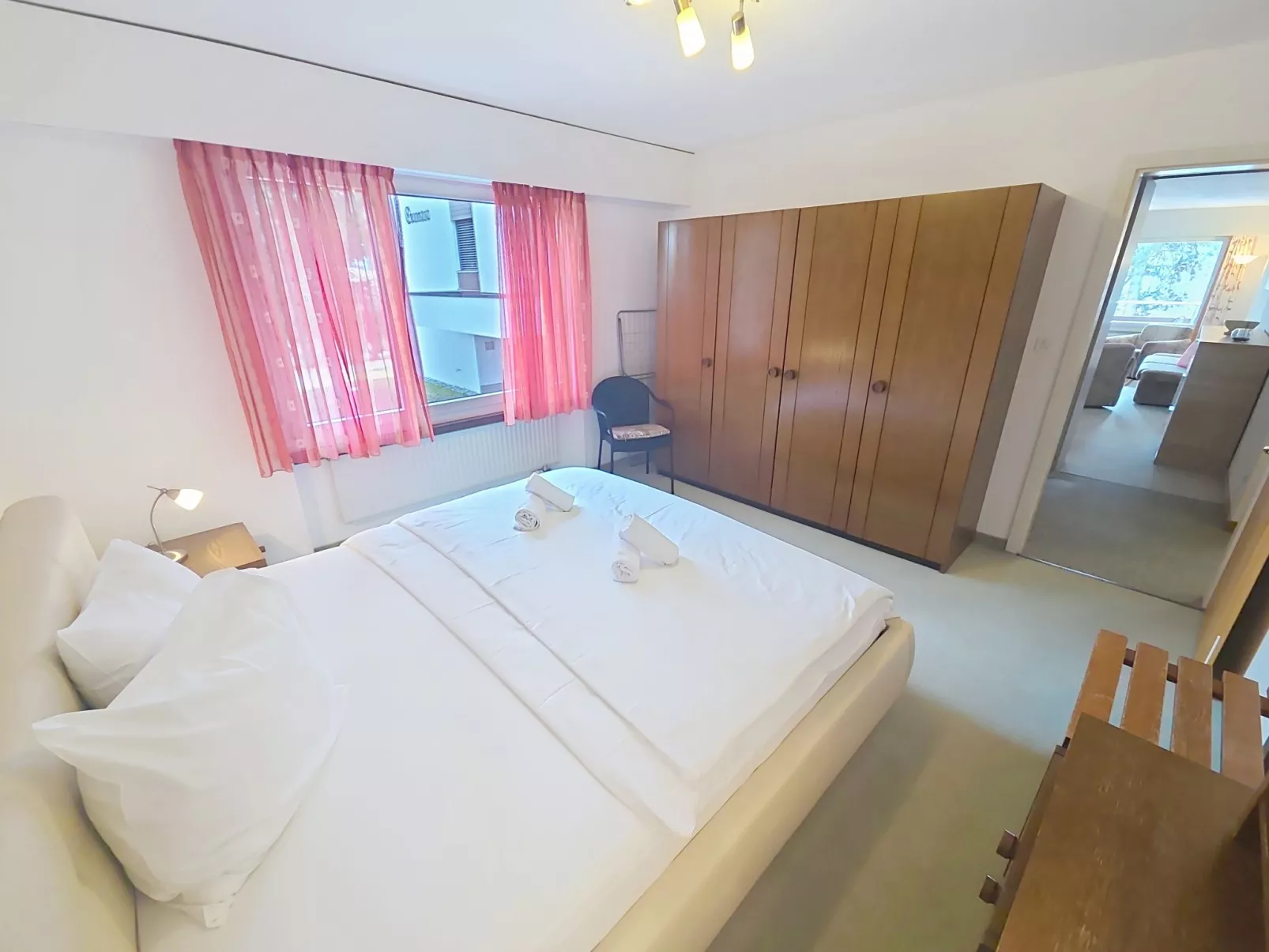 Curnera 9/4 - Inside