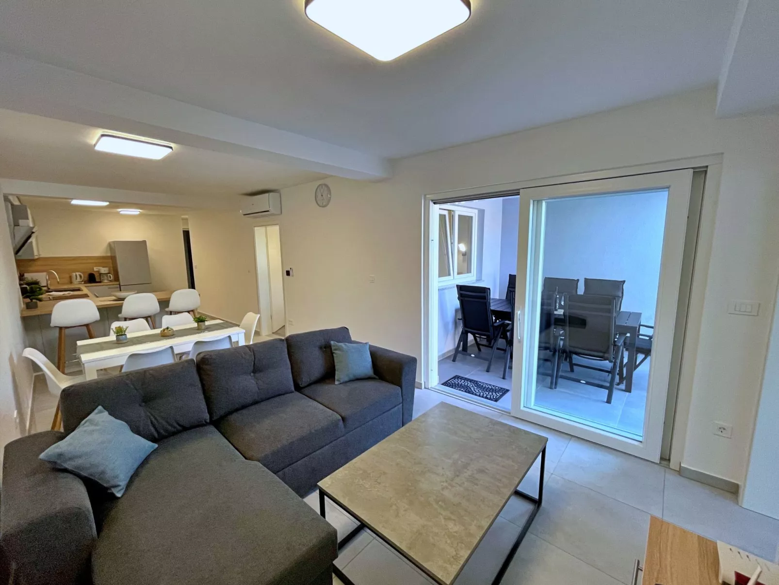 Apartment Bonum mit privatem Pool - Drinnen