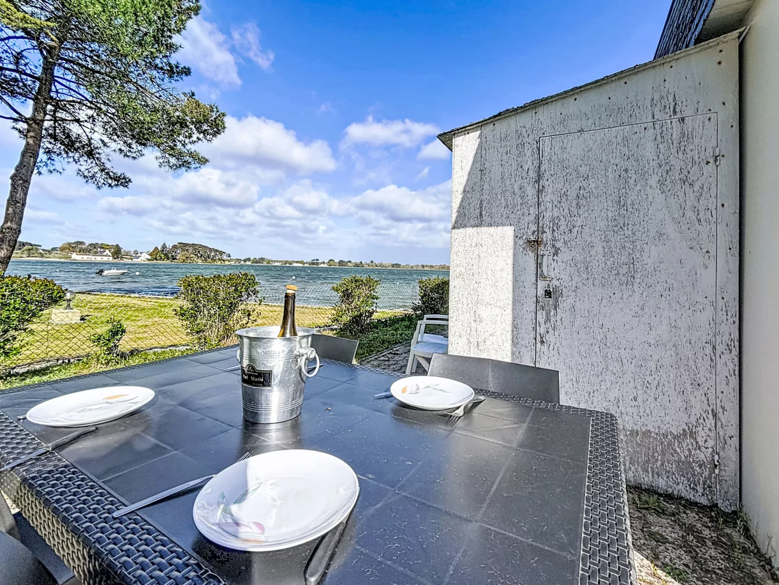 Maison du Néguan - Outside