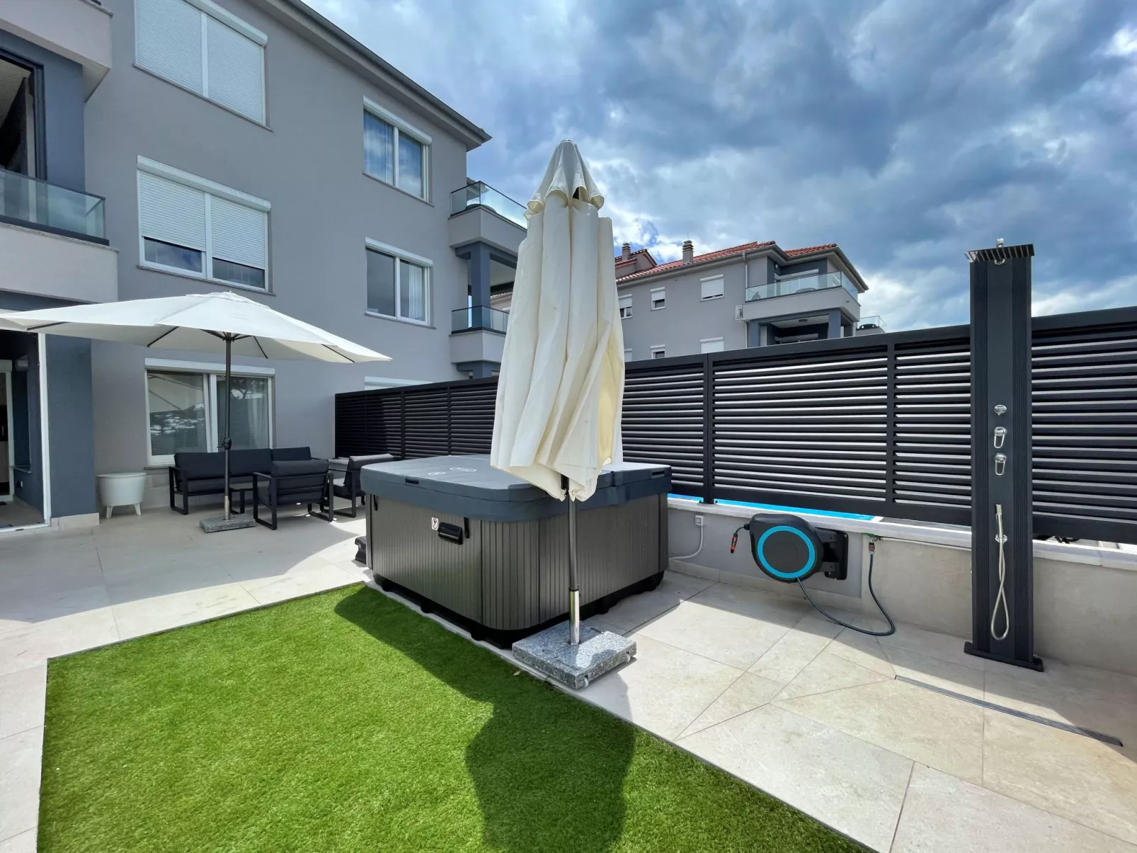 Apartment SeaLuxe mit Whirlpool - Draußen