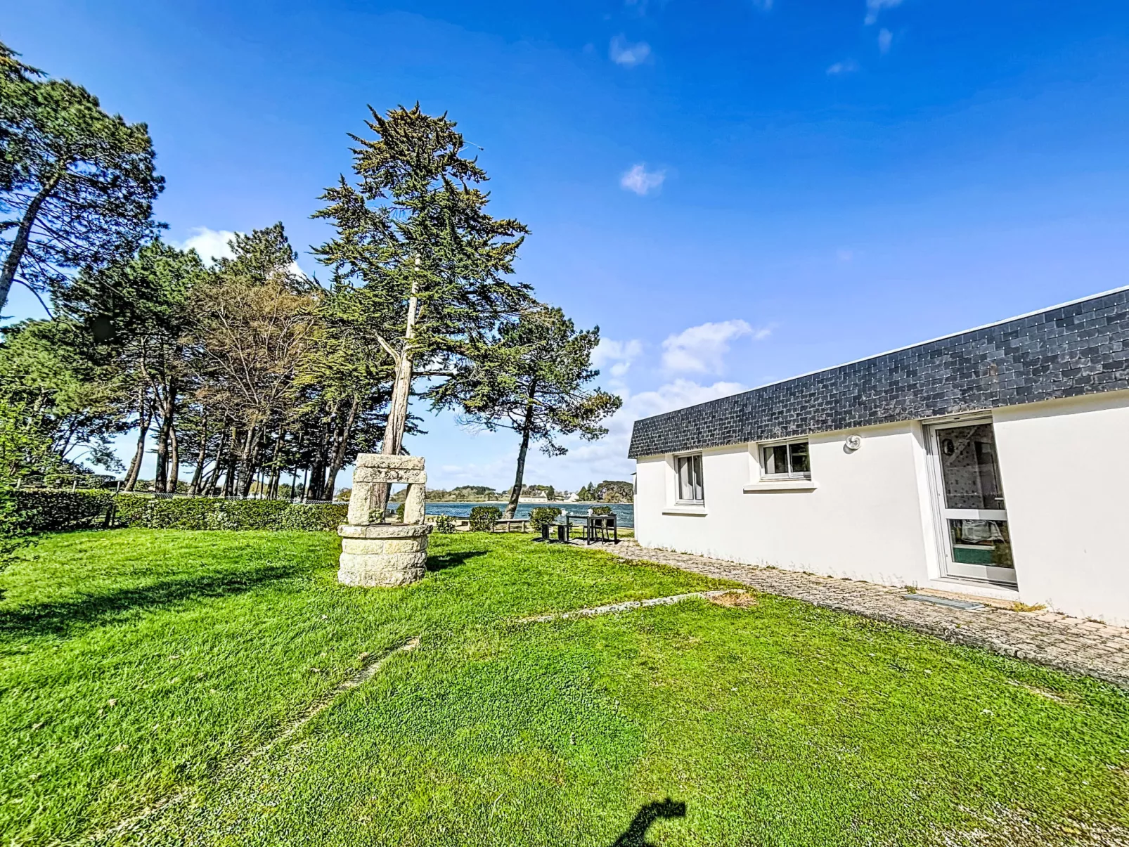 Maison du Néguan - Outside