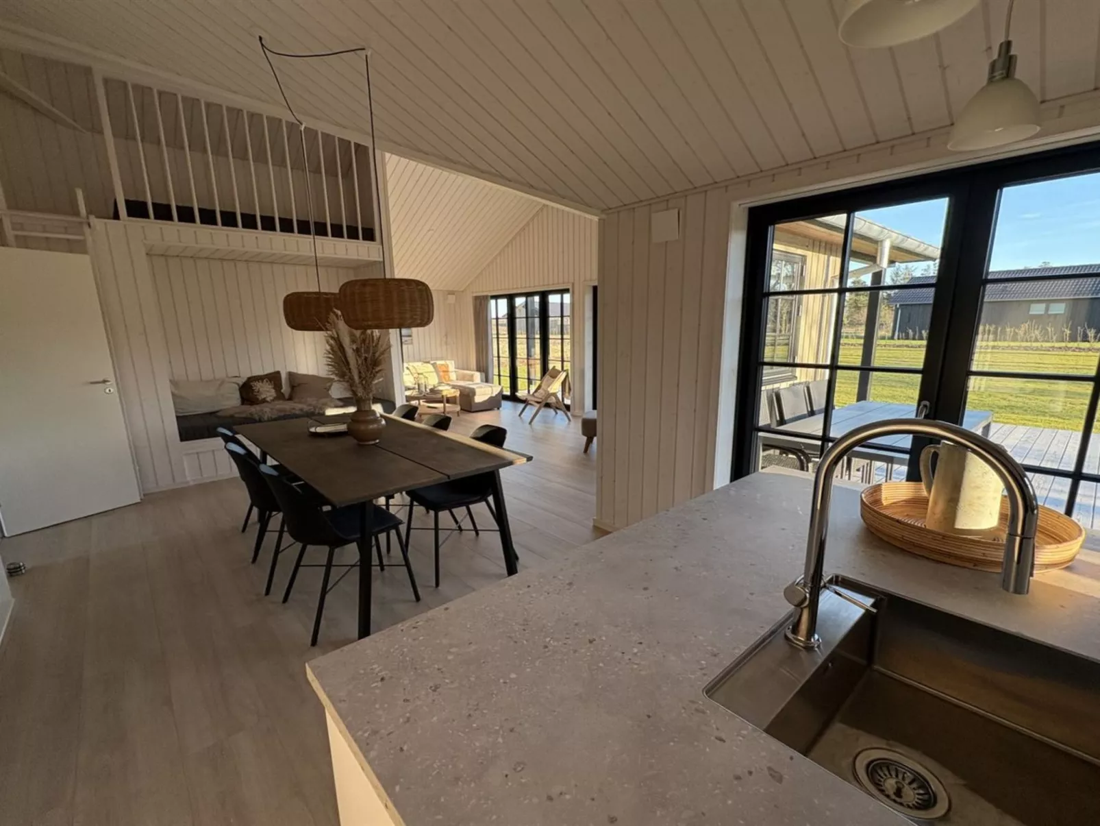 "Emin" - 2.8km from the sea - Drinnen