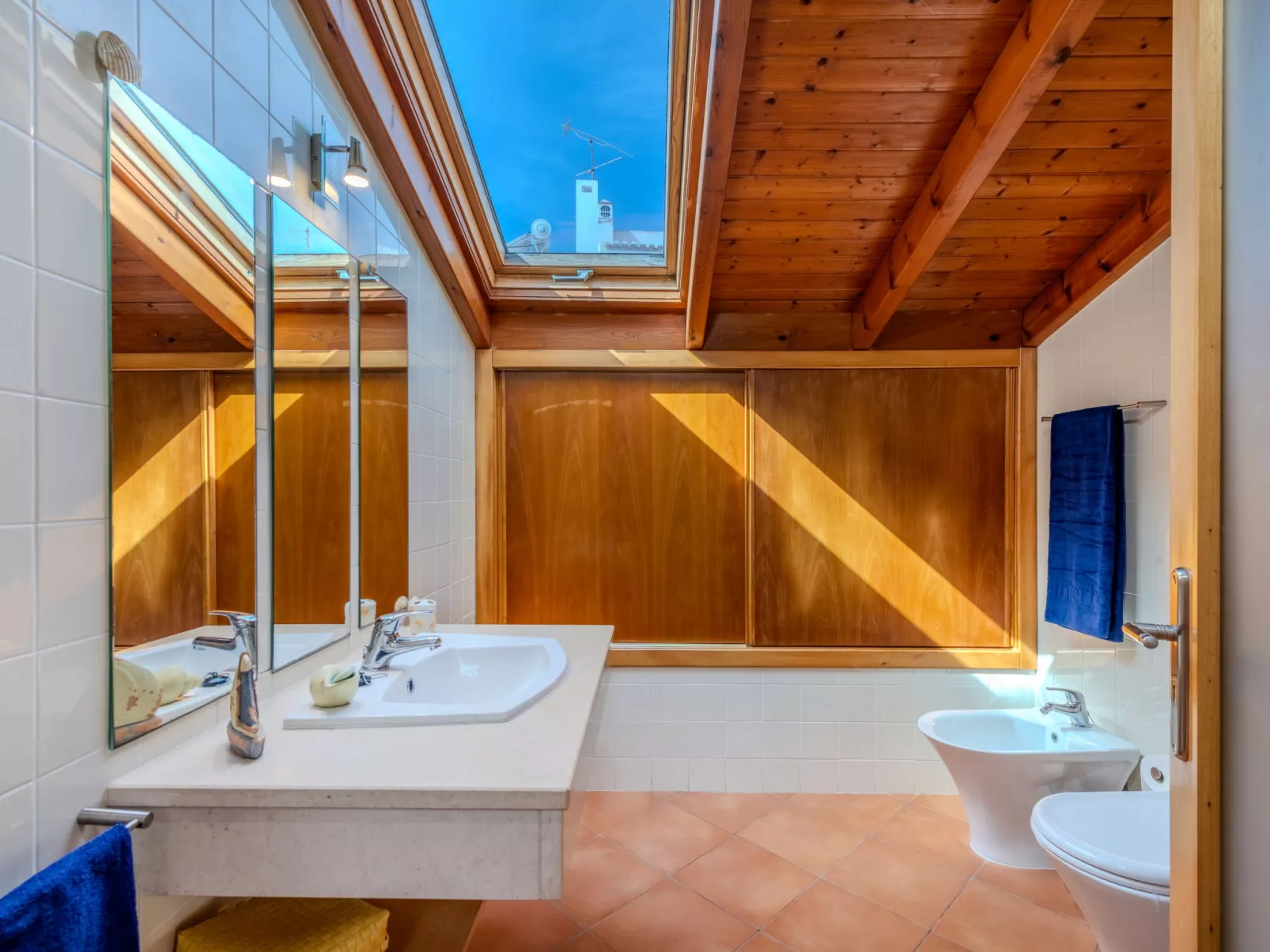 Rua 5 de Outubro - Inside