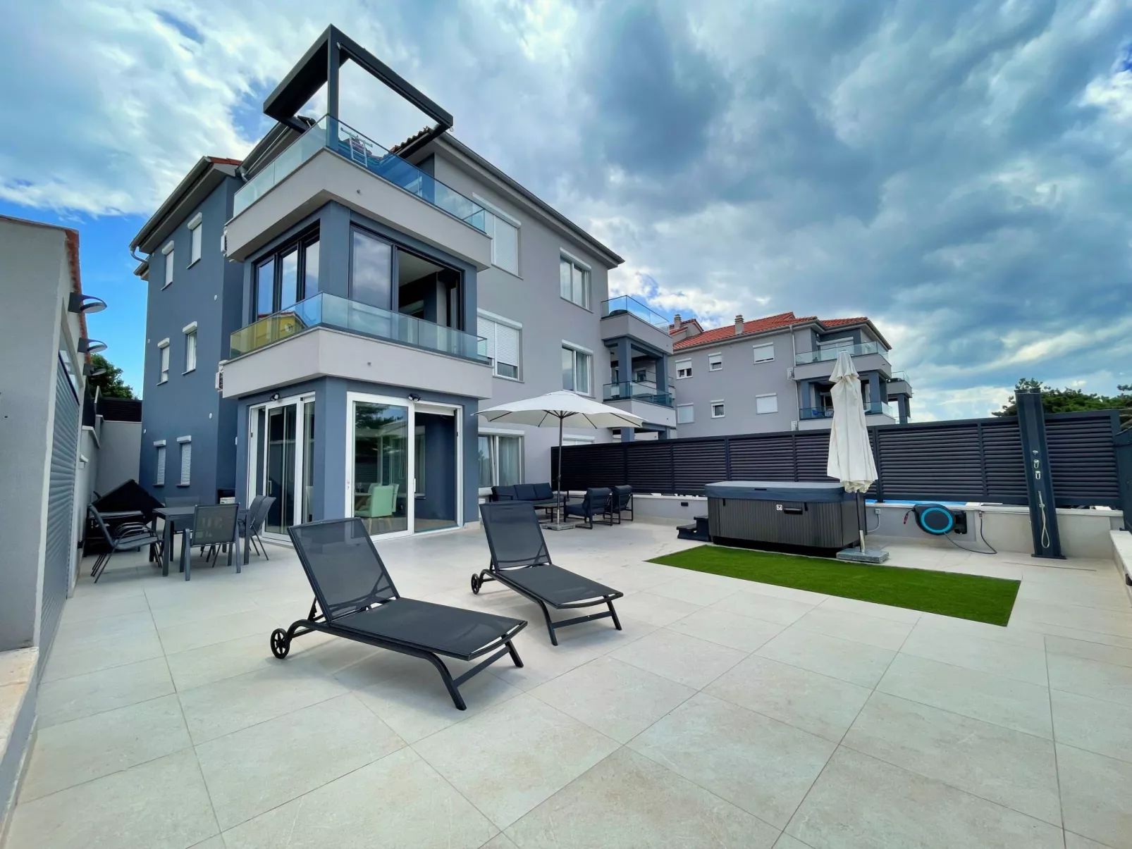 Apartment SeaLuxe mit Whirlpool - Draußen