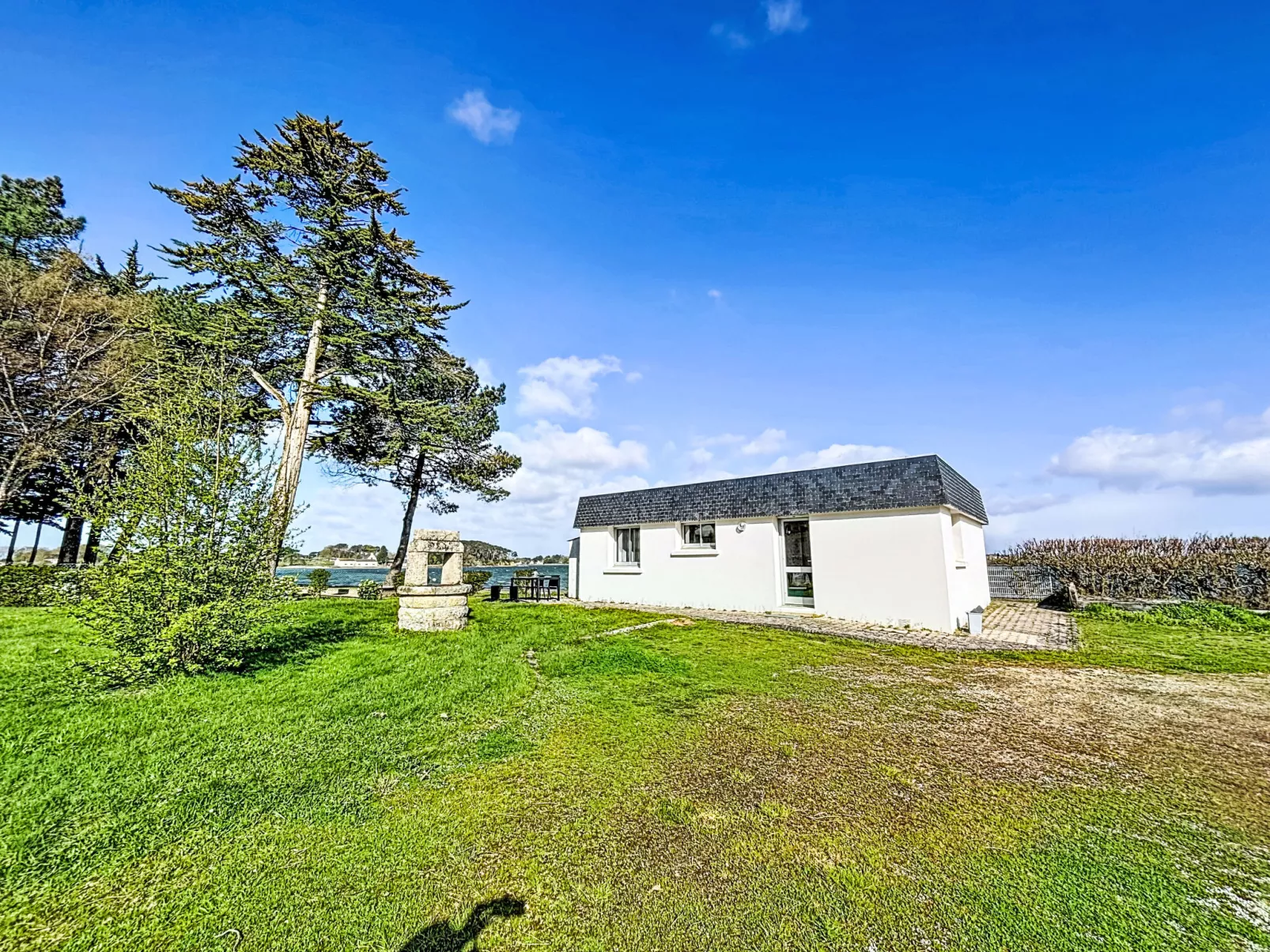 Maison du Néguan - Outside