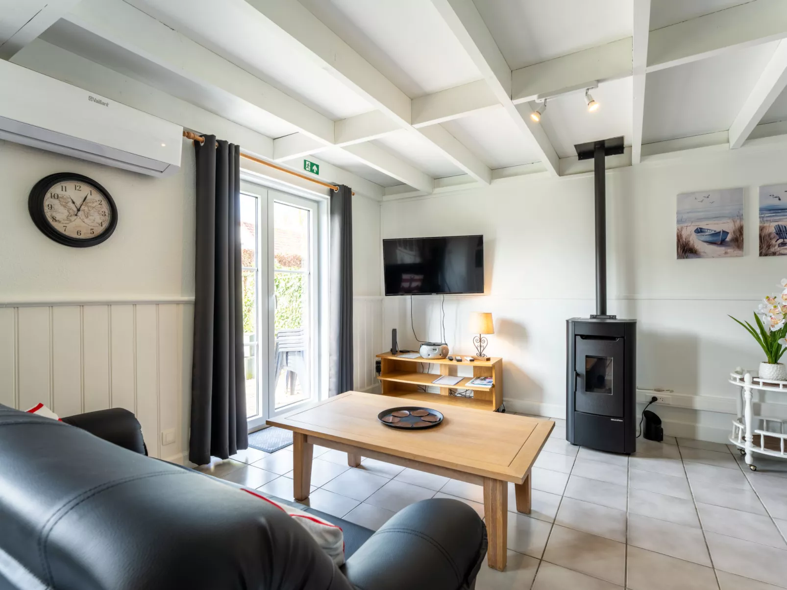 Alice Blue with airco & shared pool - Dedans