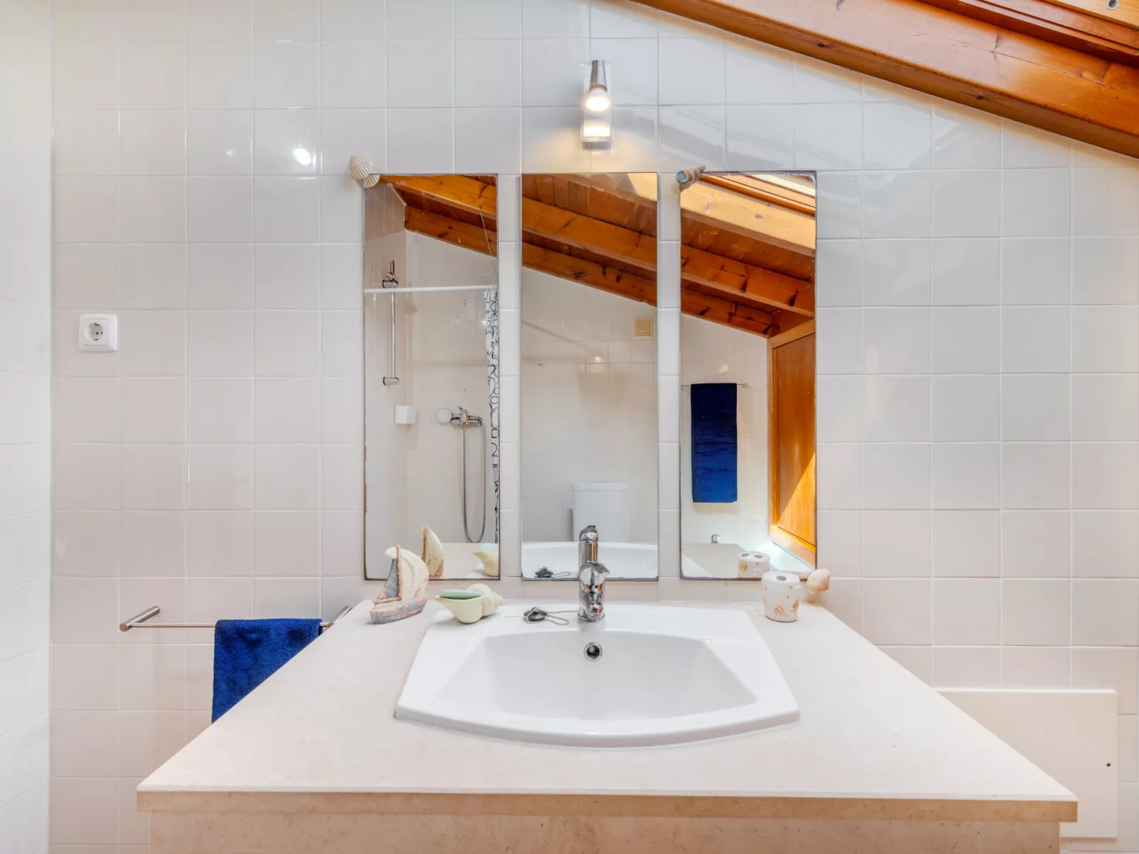 Rua 5 de Outubro - Inside