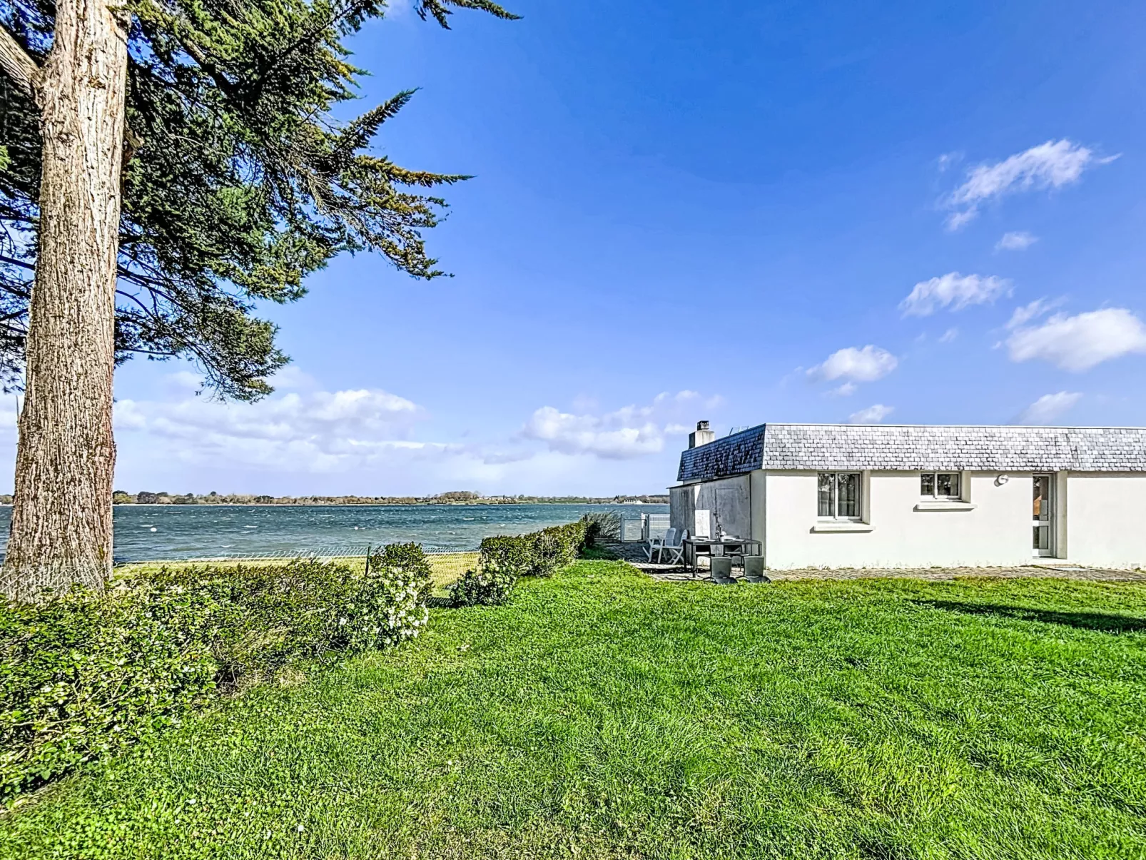 Maison du Néguan - Outside