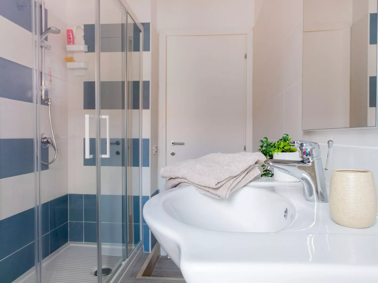 Blue Levante - Drinnen