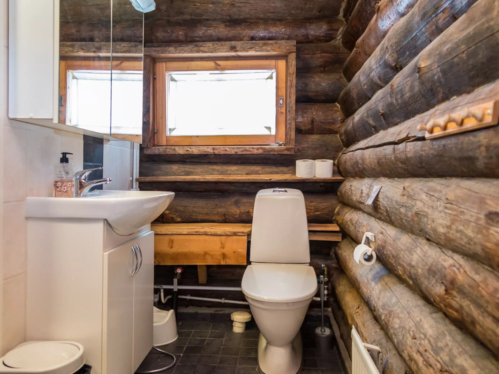 Kelosyväri 13 - Inside