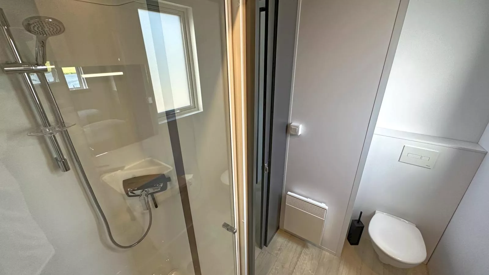 Feriendorf Seeblick - Tiny Chalet Nr 8 - Badezimmer