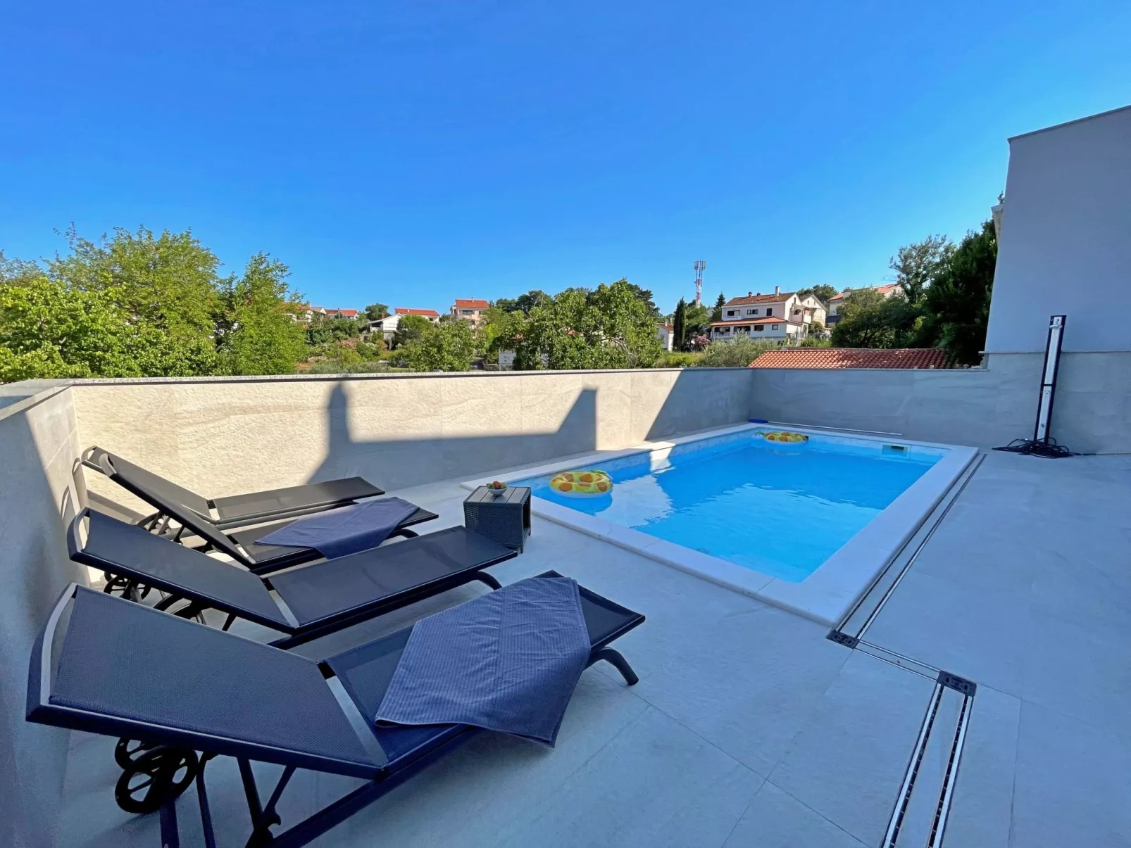 Apartment Bonum mit privatem Pool - Draußen