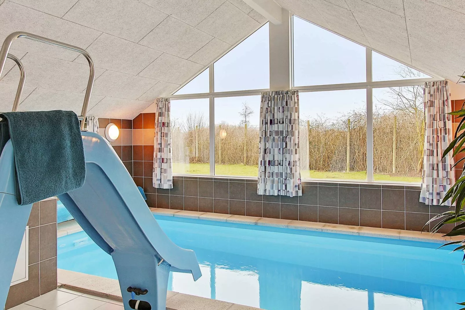 TYP 210-Pool