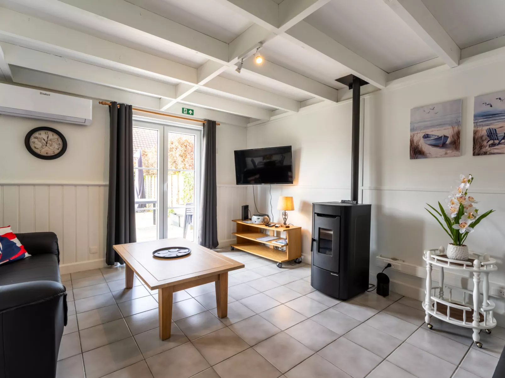 Alice Blue with airco & shared pool - Dedans