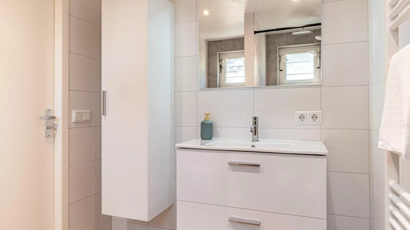 Duinlodge Groot Valkenisse - Bathroom