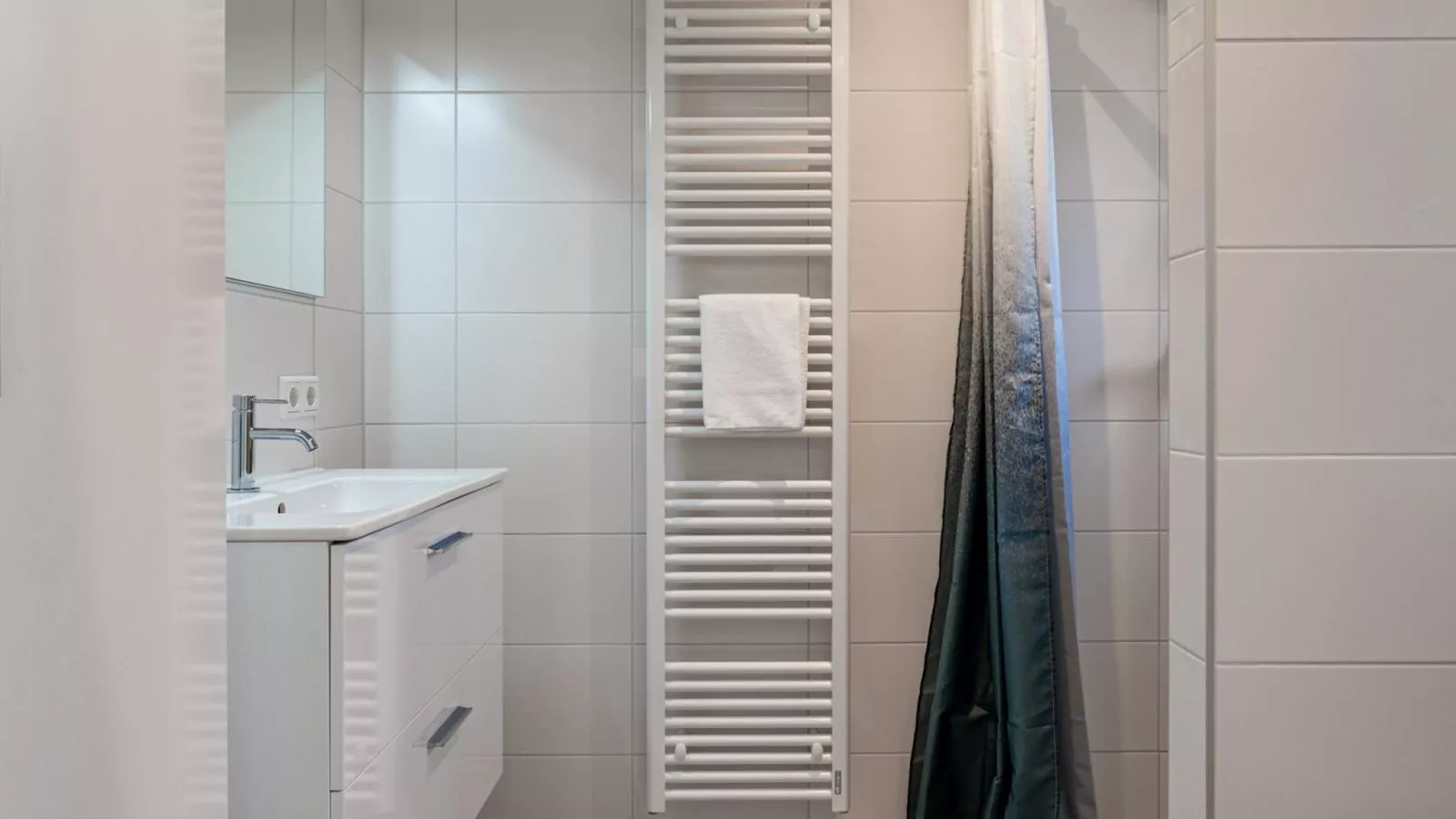 Duinlodge Groot Valkenisse - Bathroom