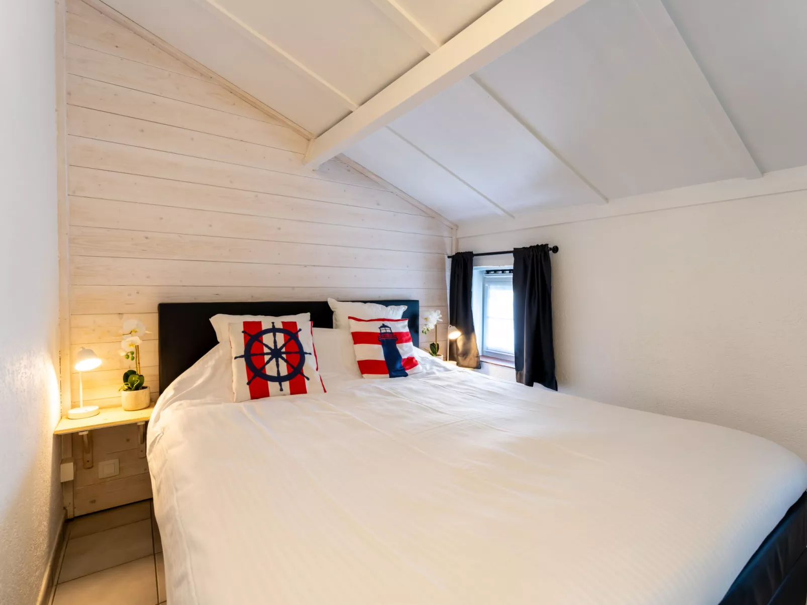 Alice Blue with airco & shared pool - Dedans