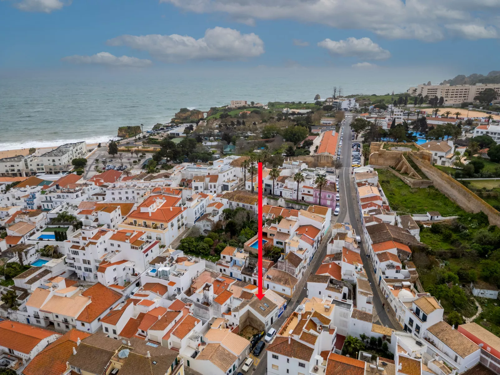 Rua 5 de Outubro - Outside