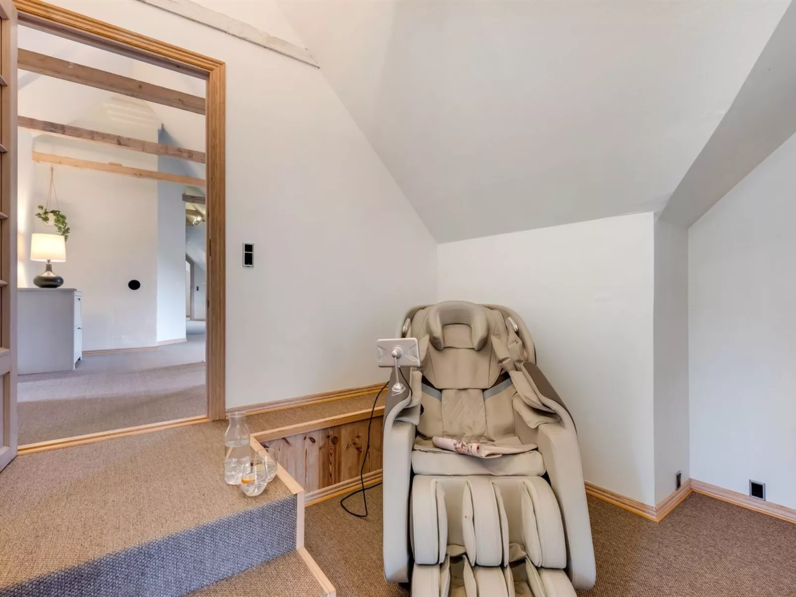 "Blaguna" - 9km to the fjord - Inside