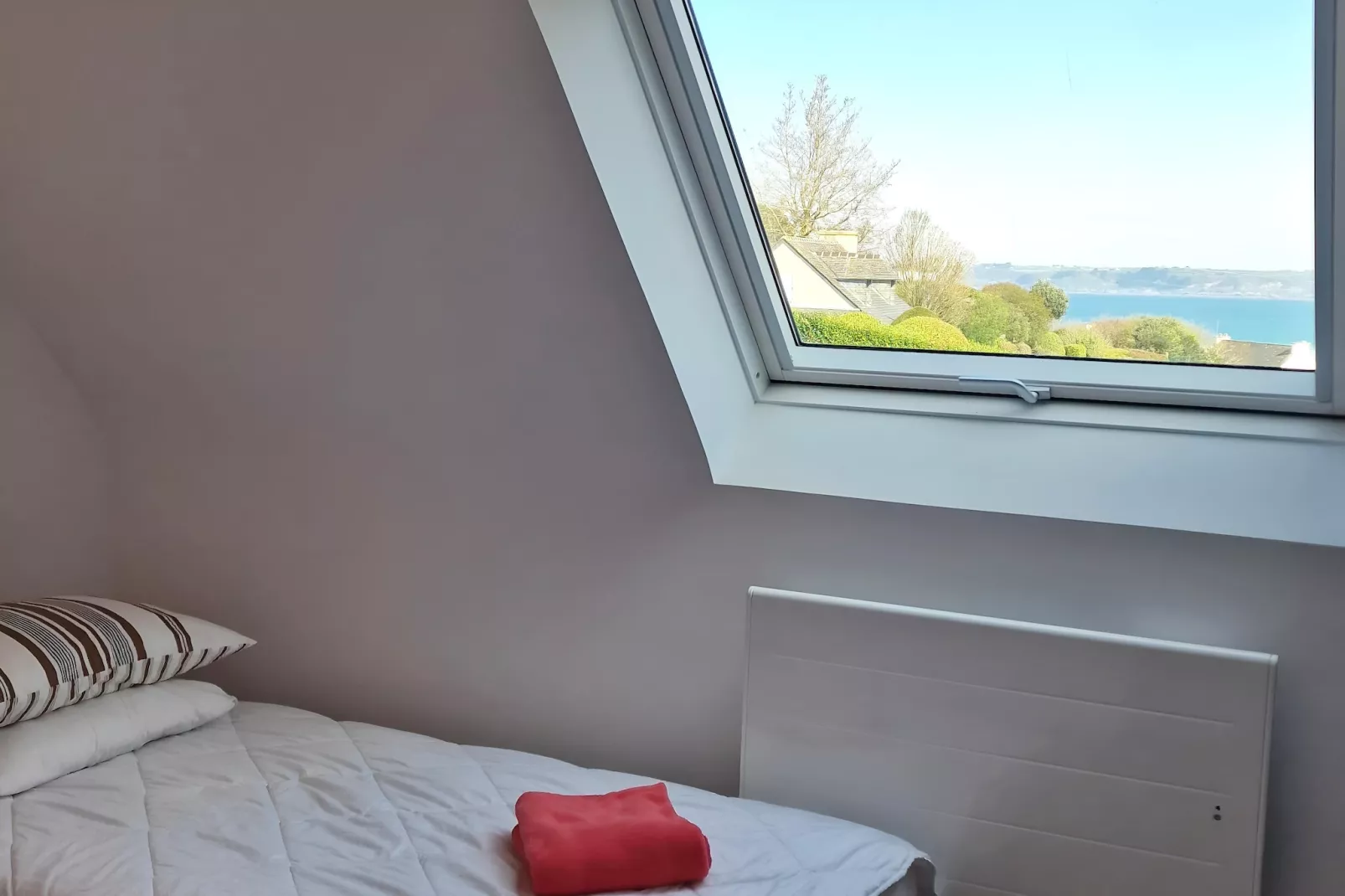 Holiday home in Locquirec - Bedroom