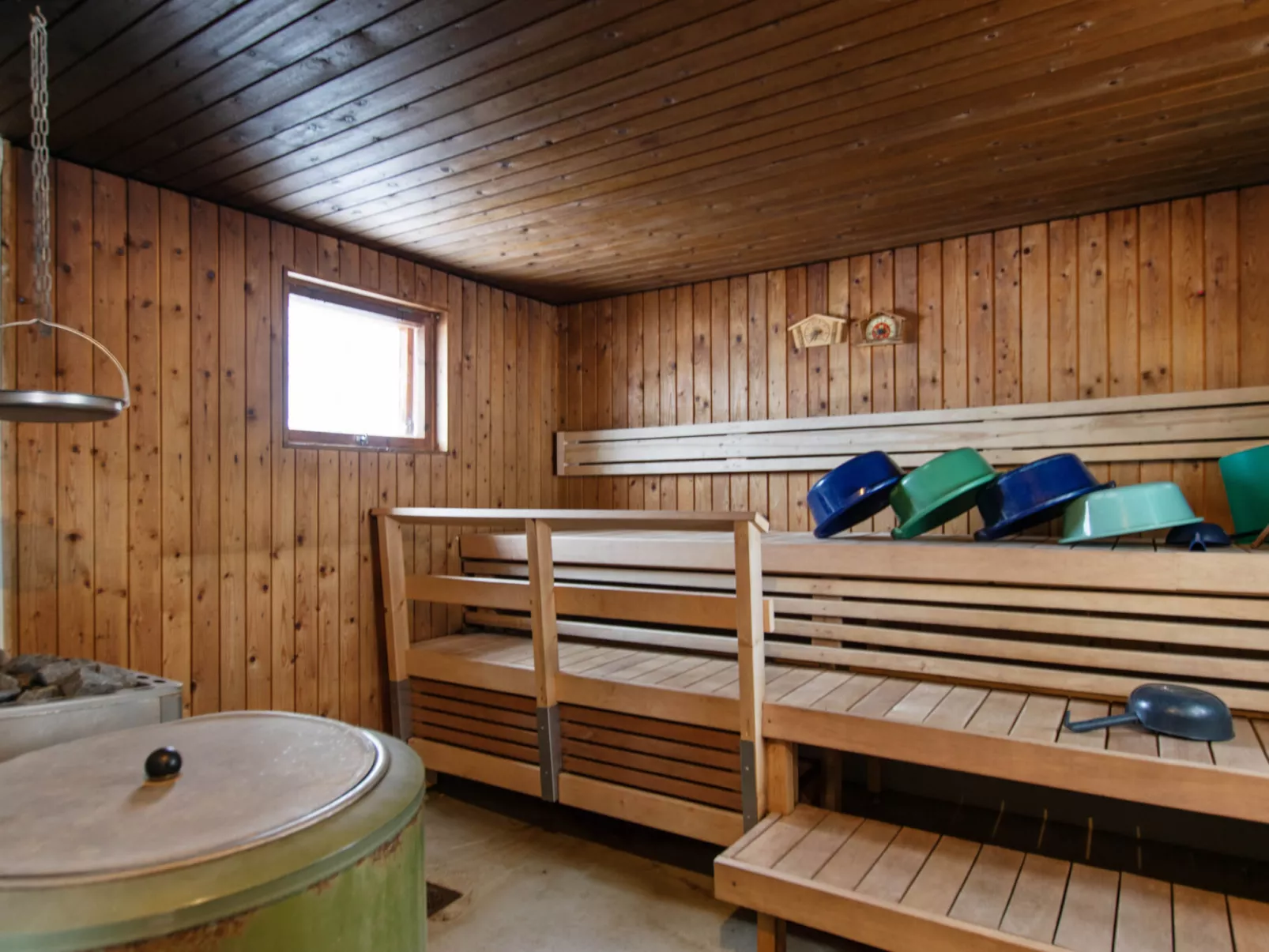 Aurinko vanaja - Inside