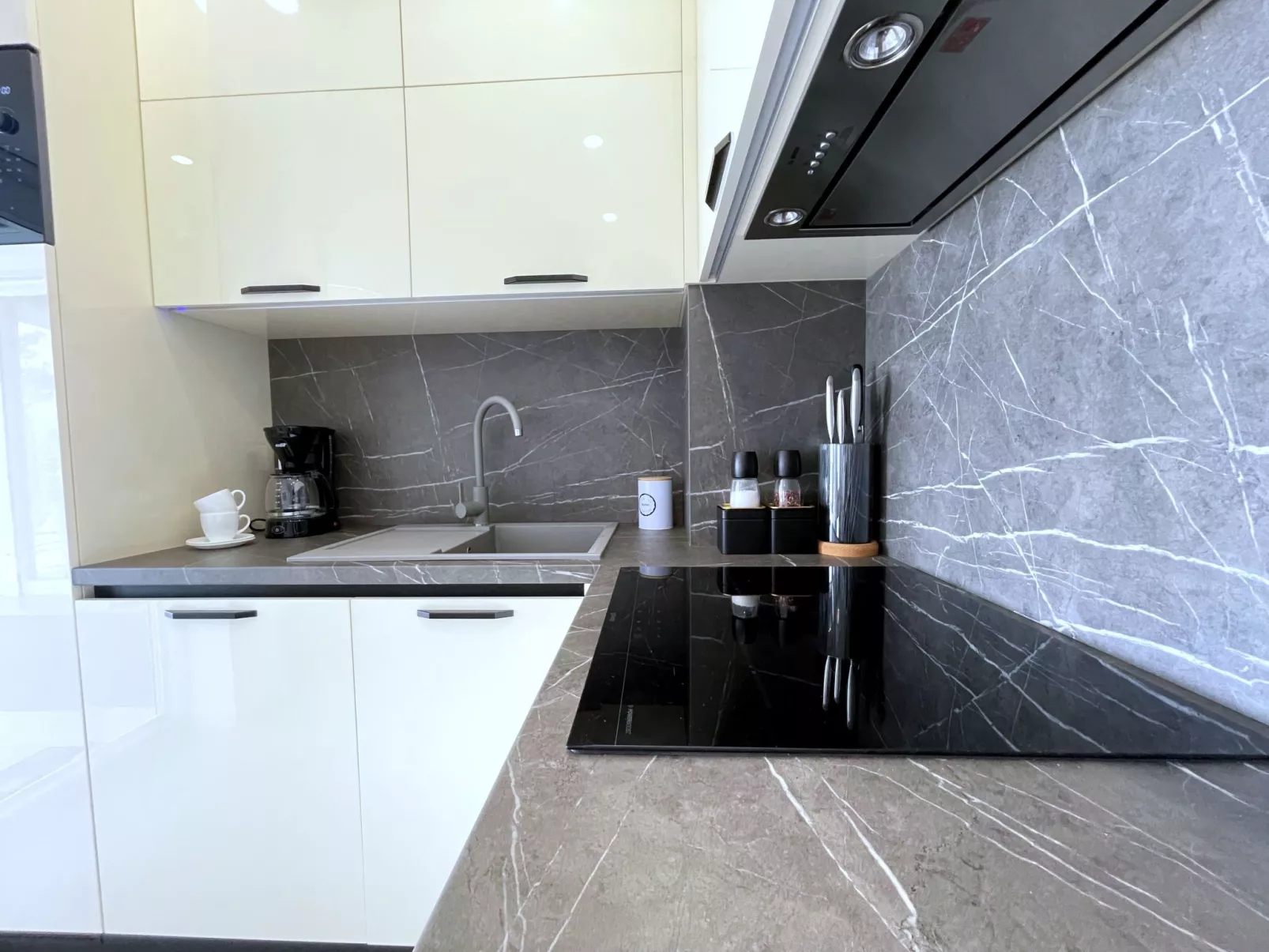Apartment SeaLuxe mit Whirlpool - Drinnen