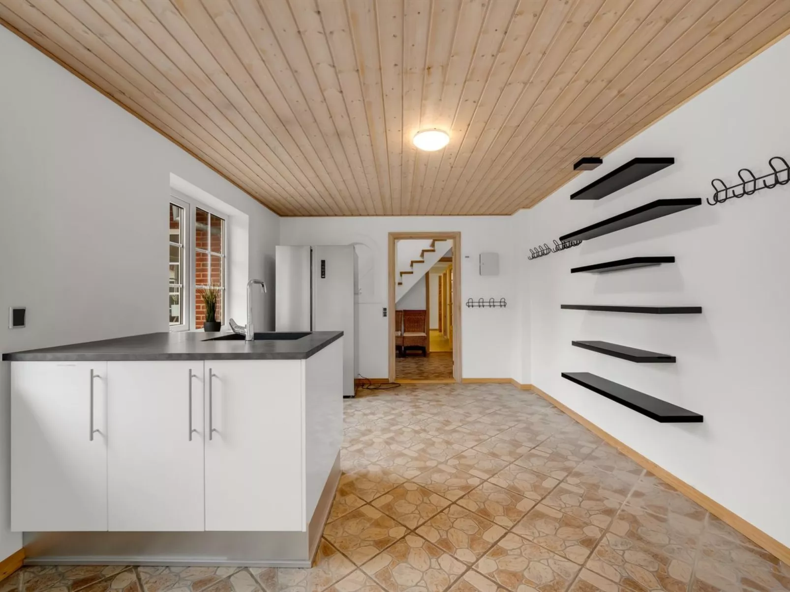 "Blaguna" - 9km to the fjord - Inside