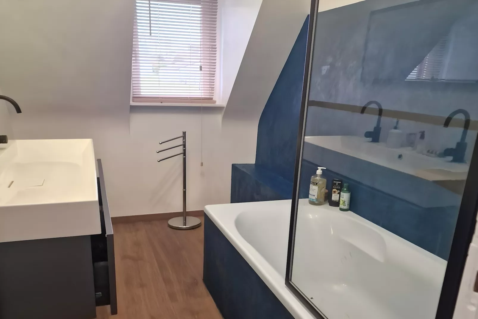 Holiday home in Locquirec - Bathroom