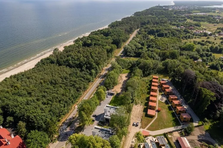 Domy wakacyjne z basenem blisko morza Rewal - Exterior in summer