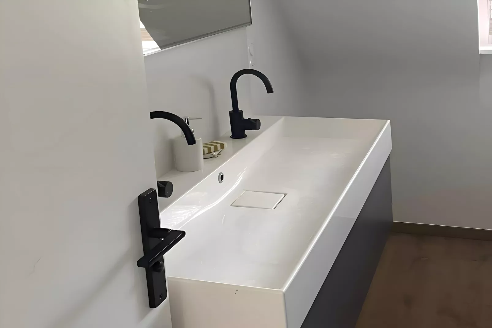 Holiday home in Locquirec - Bathroom