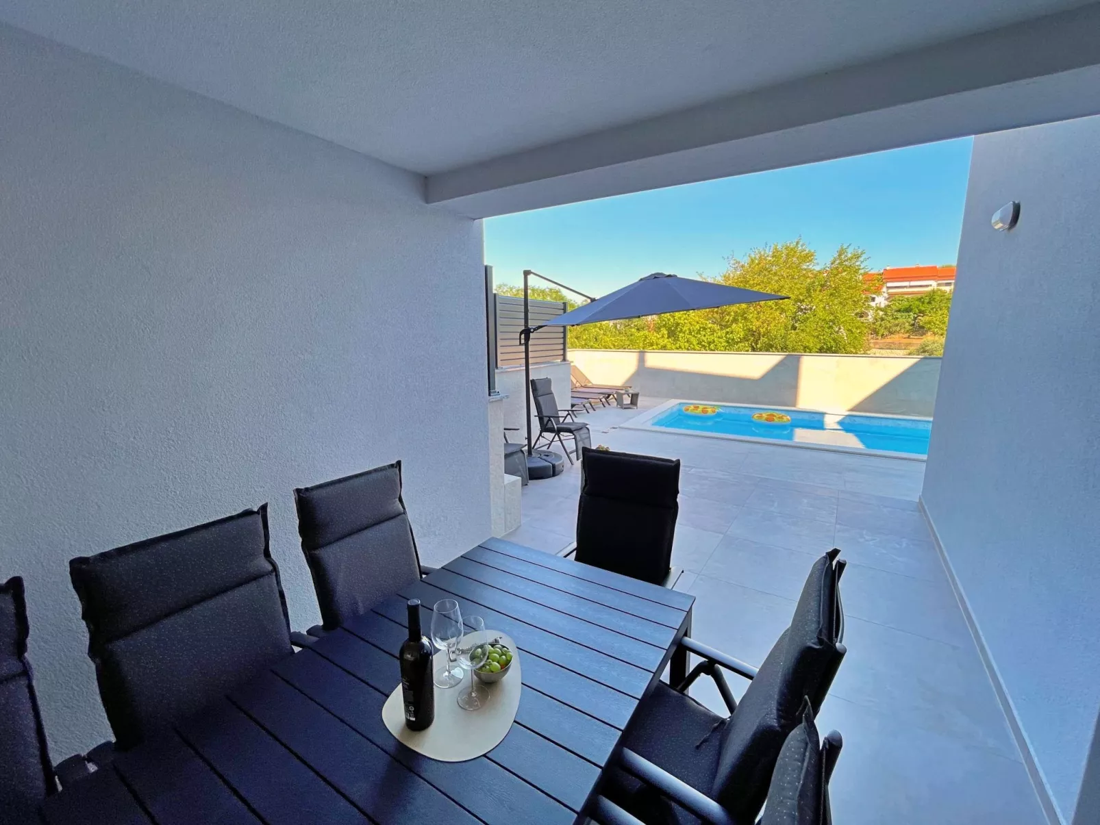 Apartment Bonum mit privatem Pool - Draußen