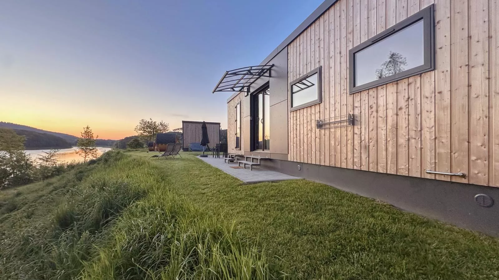 Feriendorf Seeblick - Tiny Chalet Nr 4 - Exterior in summer