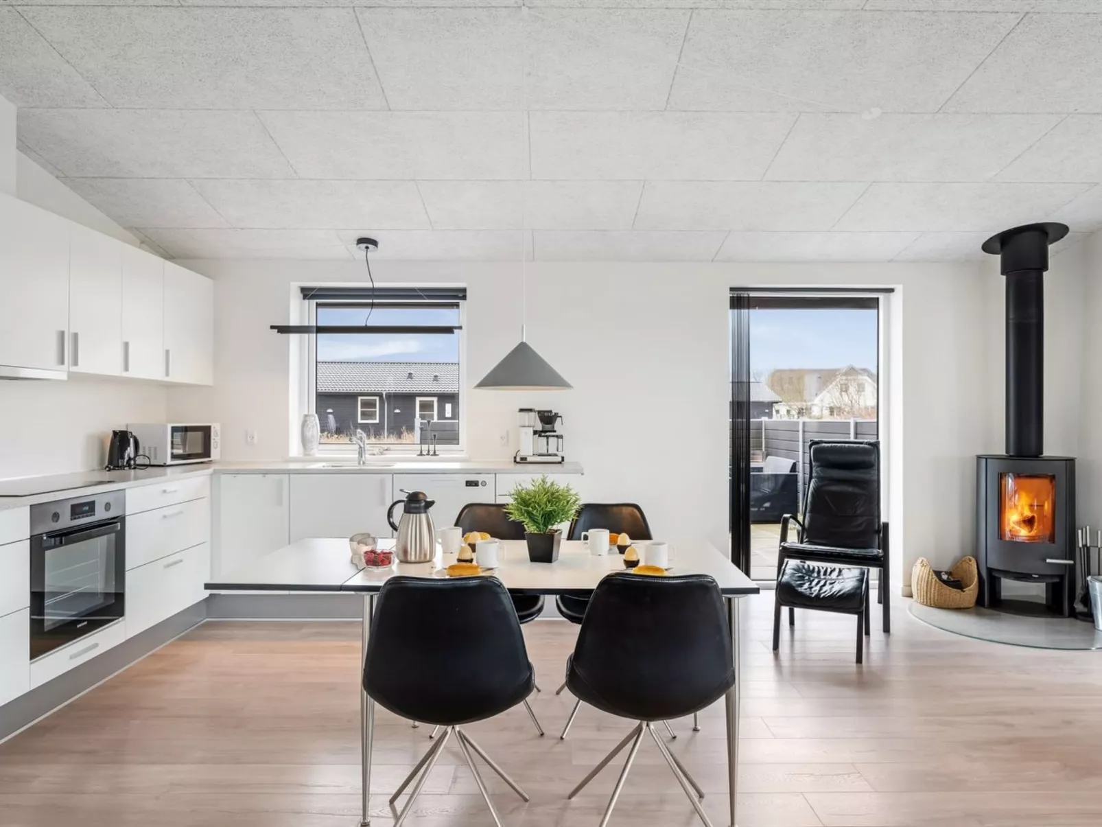 "Dorrit" - 1.2km from the sea - Drinnen